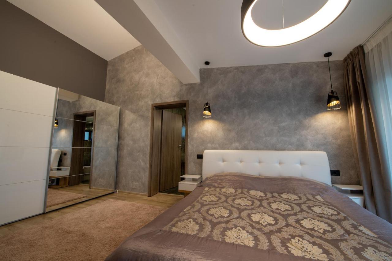 Casa Florida Villa Brasov Bagian luar foto