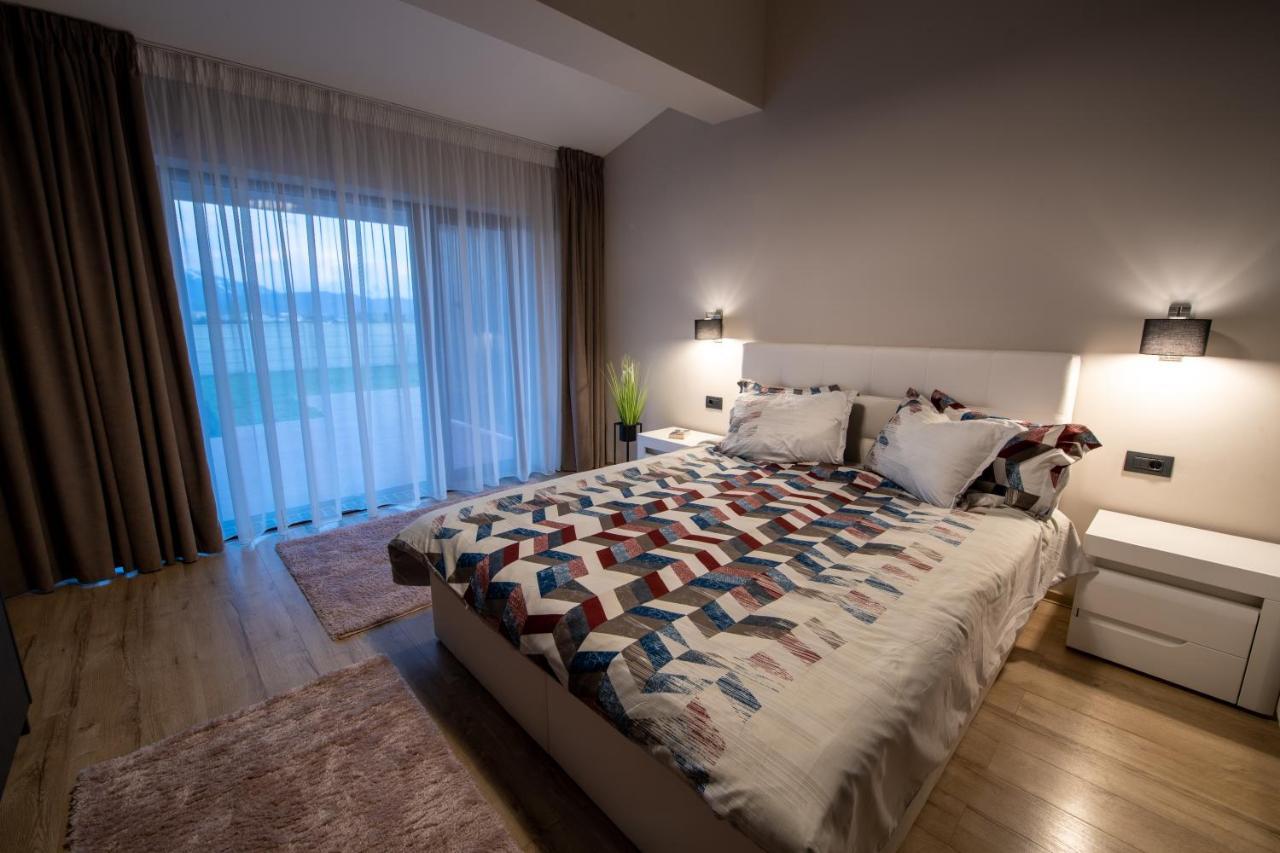 Casa Florida Villa Brasov Bagian luar foto